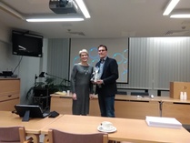 Ja vielä hymyillään päälle