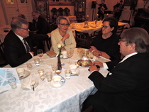 kuten myös tässä pöydässä.