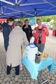 Mehu taisi olla tällä kertaa oikean väristä Minna Kotille (SDP). Ja pullakin ilmeisesti maistui.